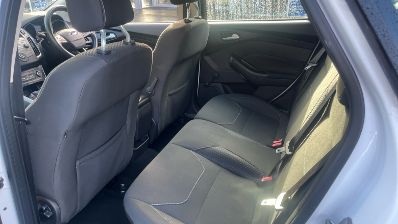 Ford Focus 1.0 EcoBoost 125 Zetec 5dr Petrol Hatchback